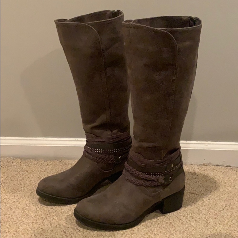 SOLD** Grey knee high leather boots